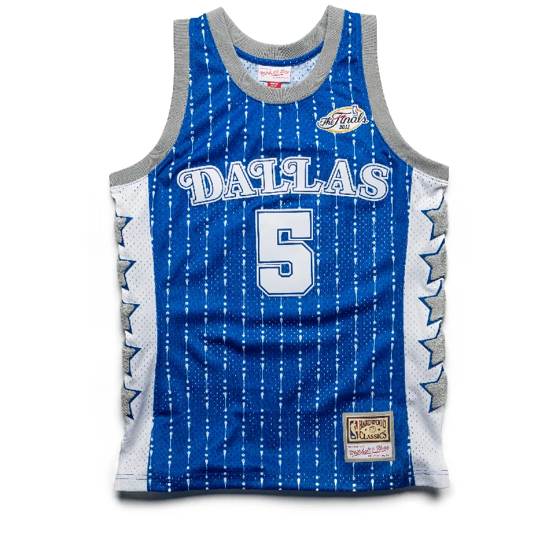 Trendy and versatile Politics x Mitchell & Ness Dallas Mavericks Jersey - Blue