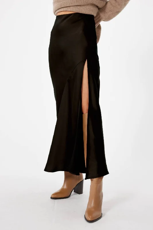 Elegant and noble Manhattan Skirt In Black