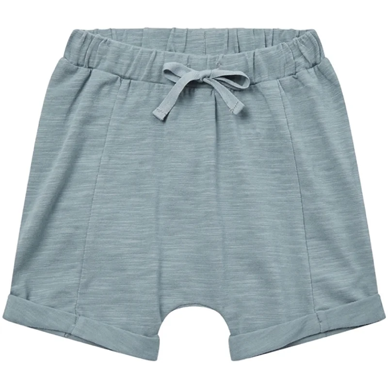 Street Fashion Style Sofie Schnoor Dusty Blue Magnus Shorts