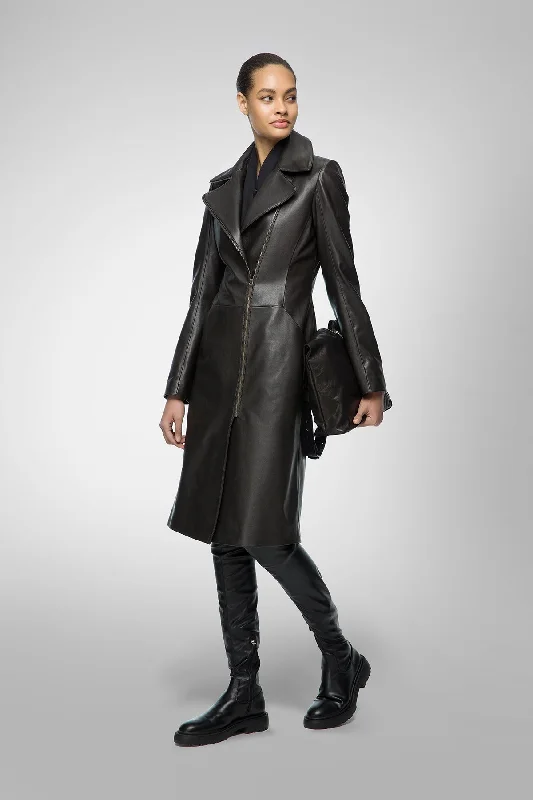 Leisure Travel Eléanor - Black Leather Coat