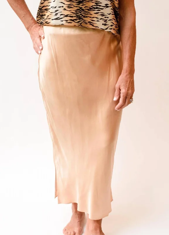 Street Style Jessica Midi Skirt In Sandwash