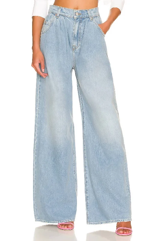 Stand-up collar design Chloe High Rise Pleated Wide Leg Jeans In Sawtelle