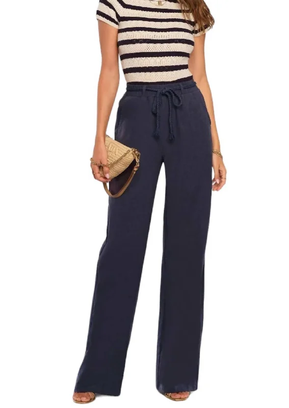 Fashionable and casual Niantic Pant In Navy